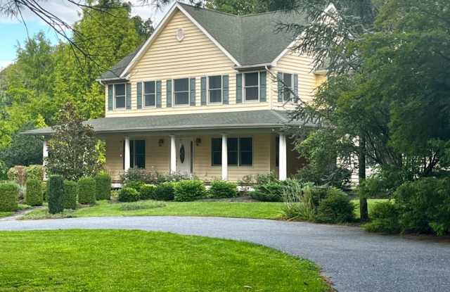 Charming 4BD/3.5BA Home in Upperco, MD! Gallery 1