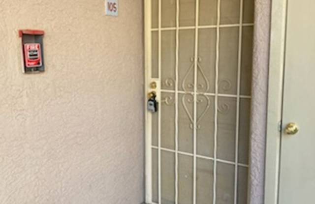 3 Bedroom Condo in Gated Portofino! Gallery 4
