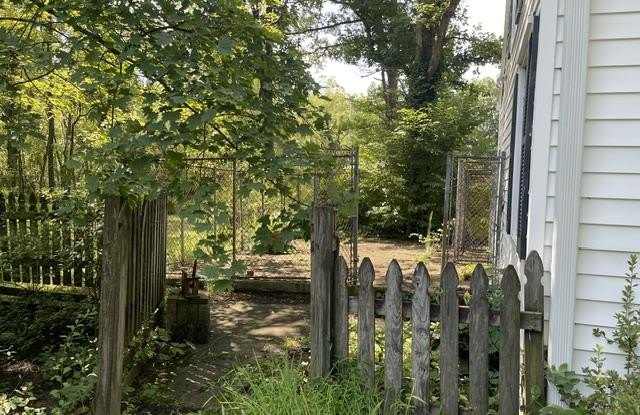 958 MUMMASBURG Road Gallery 2