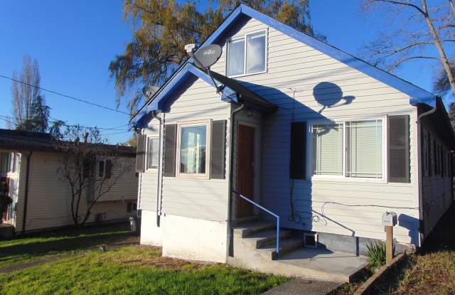 Beautiful Recently Updated 3BR/1.5BA Home. Great Location, Available Now! - 4722 South Mead Street, Seattle, WA 98118