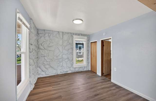 Charming& Updated Northeast Home! photos photos