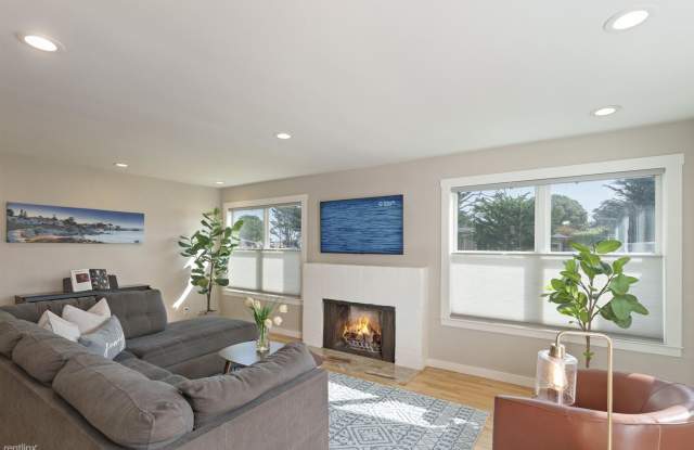 3881 Pacific Gem Gallery 3