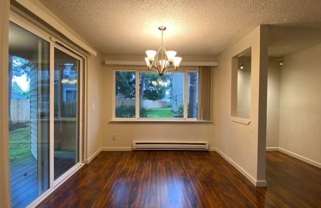 Practical 3 bedroom Des Moines Condo Gallery 4