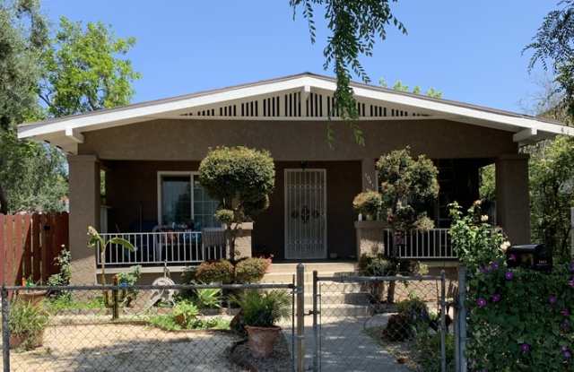 1041 East Washington Boulevard Gallery 2