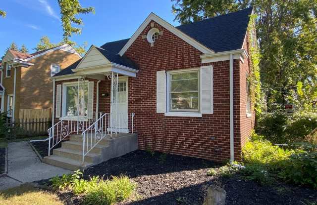 Spacious 3 Bedroom • 2 Bathroom 2 story 1500 ft.² Home Gallery 1