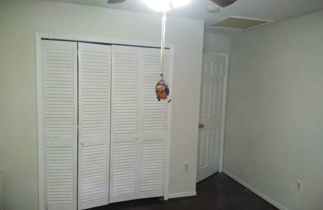 2204 Green View Circle - 2204 Greenview Cir, Pine Hills, FL 32808