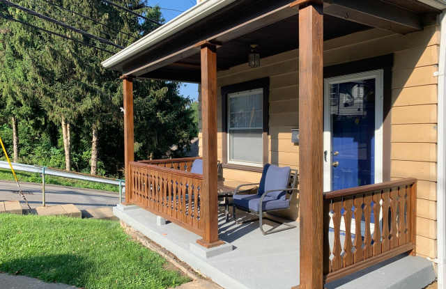 Charming 2BR home in Pittsburgh Gallery 1
