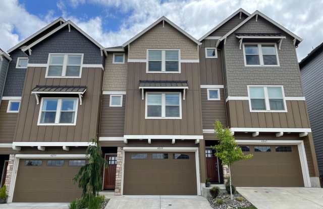 LUXURY 4 Bed Camas Townhome! Gated Community With Over-Sized Tandem Garage! Camas School District! Fenced Backyard! photos photos
