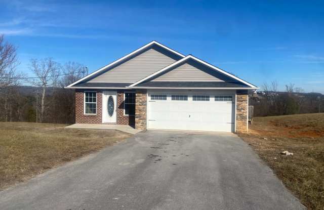 3 bedroom 2 bath Single Family home in Dandridge, TN photos photos