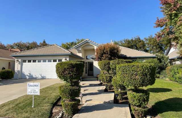 Beautiful South West Visalia home Near El Diamante school with a pool!! photos photos Beautiful South West Visalia home Near El Diamante school with a pool!! photos photos