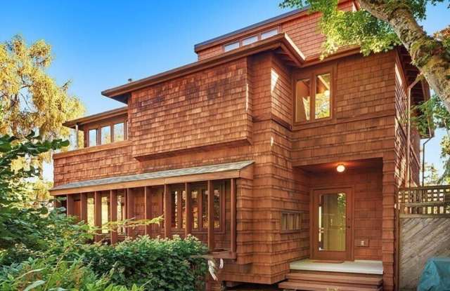 1626 20th Ave E photos photos