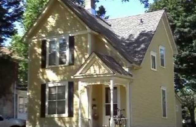 Great Four-Bedroom-Plus-Den House in Vilas Area - 414 South Mills Street, Madison, WI 53715