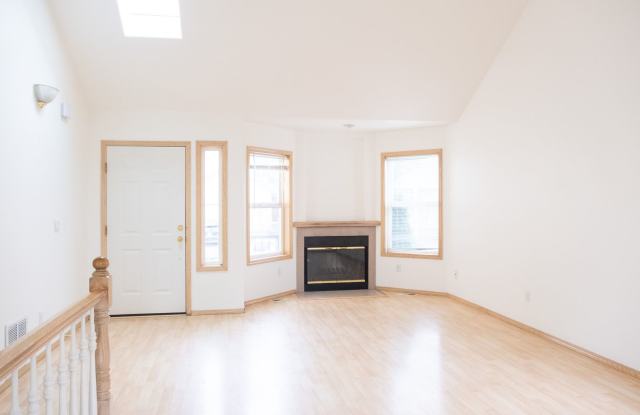 Beautiful Single Family Home In Beaverton  Showings Start 7/6 Gallery 4