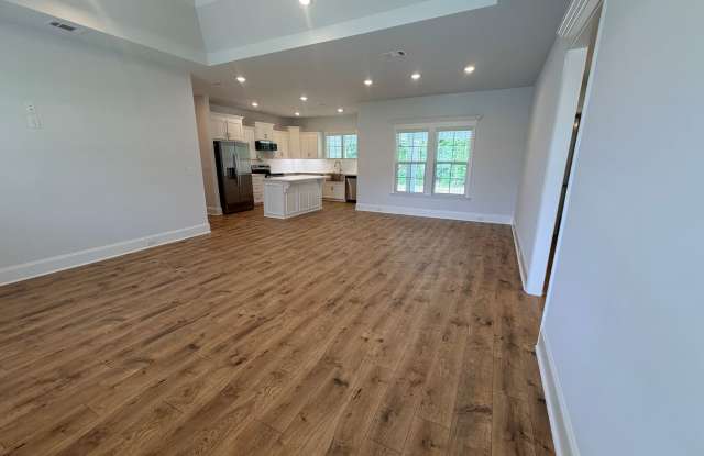 Luxury Living in Hahira – High-End Features & Modern Design! Gallery 3