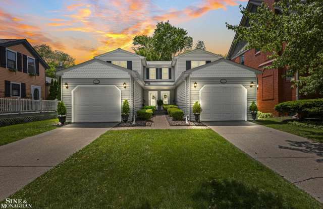 535 Saint Clair Street photos photos