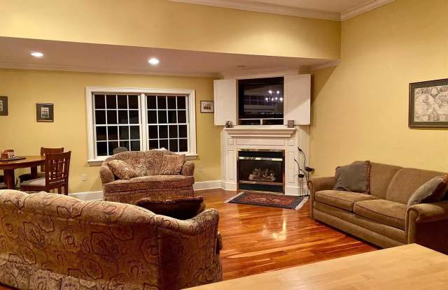 846 Southside Drive Gallery 2