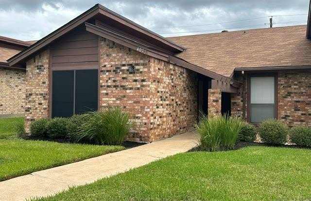4022 Woodcrest Drive Gallery 1