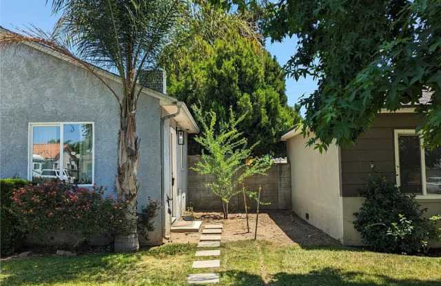 9948 1/2 Bevis Ave photos photos