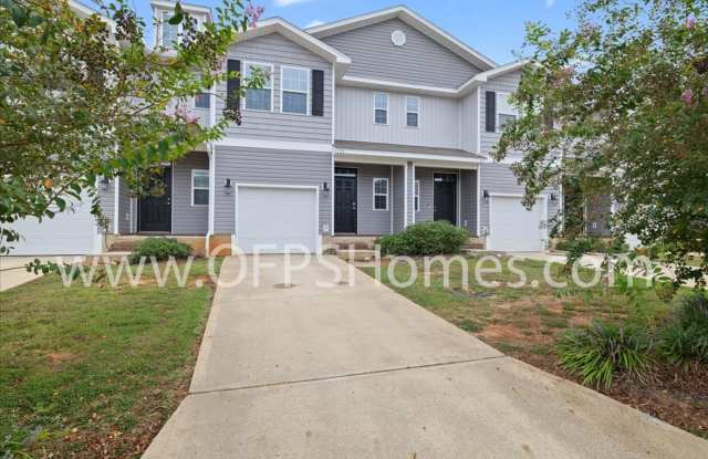 South Crestview Townhouse Available Today! - 121 Iron Horse Drive East, Crestview, FL 32539