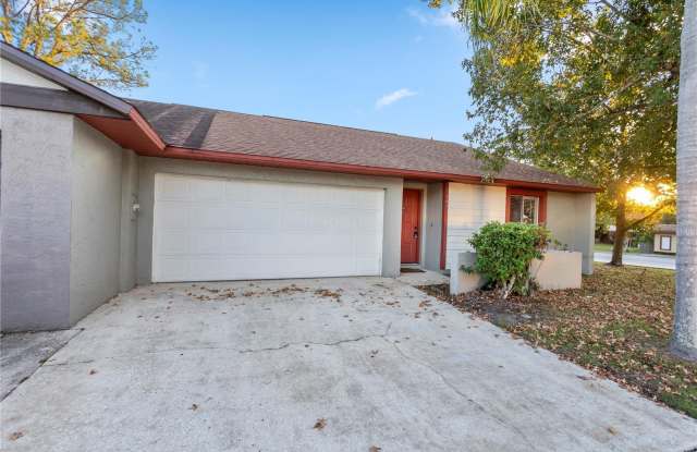 101 EDGEWATER CIRCLE - 101 Edgewater Circle, Sanford, FL 32773