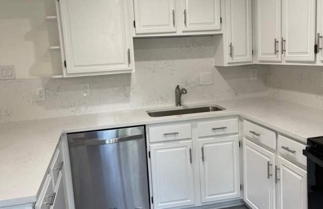 6123 GARDENIA CT Gallery 4