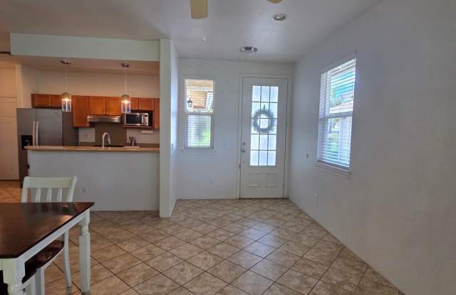 Four-bedroom three bath residential condo in Cottages at Kulamalu Gallery 3