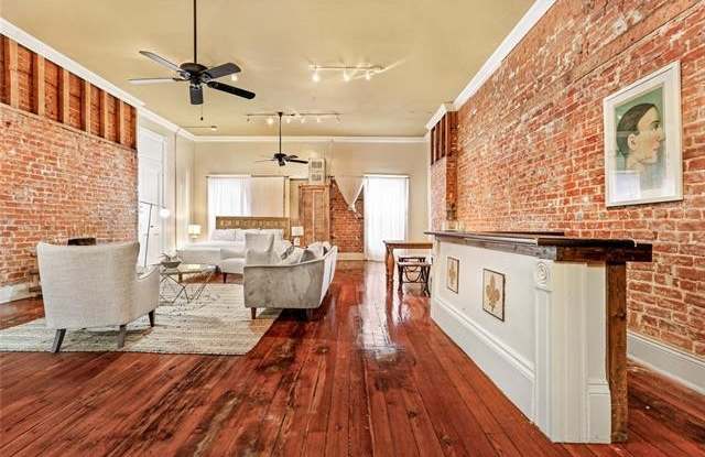 137 CARONDELET Street Gallery 4
