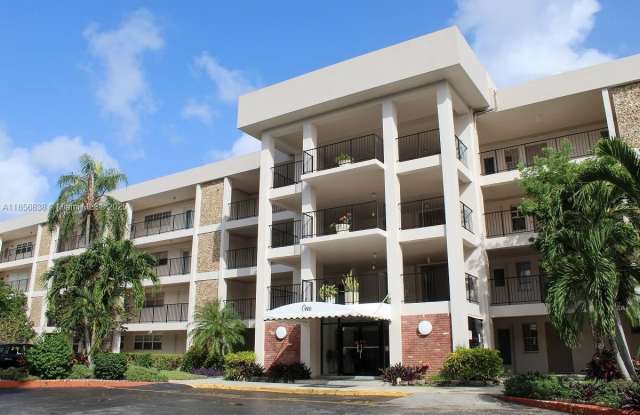 2900 N Palm Aire Dr photos photos 2900 N Palm Aire Dr photos photos