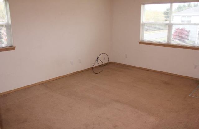 1990 SE Chokeberry Ave Unit C Gallery 4