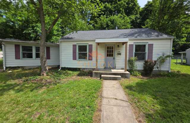 Cute 2 Bedroom Home Close to Downtown photos photos