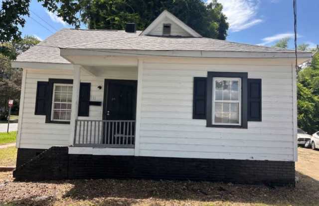 COMING SOON! SPACIOUS 2 Bedroom! DEPOSIT-FREE Renting option thru OBLIGO! Deposit Alternative available. Gallery 3