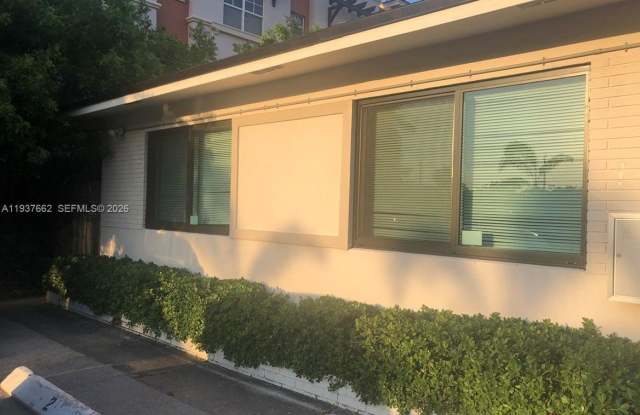 1016 NE 17th Ave photos photos