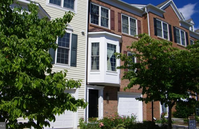 2432 TERRA COTTA CIRCLE - 2432 Terra Cotta Circle, McNair, VA 20171