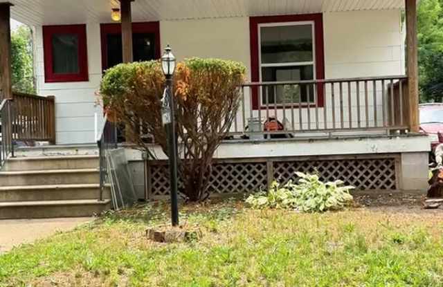 Charming 3-Bedroom Property in Prime Location photos photos