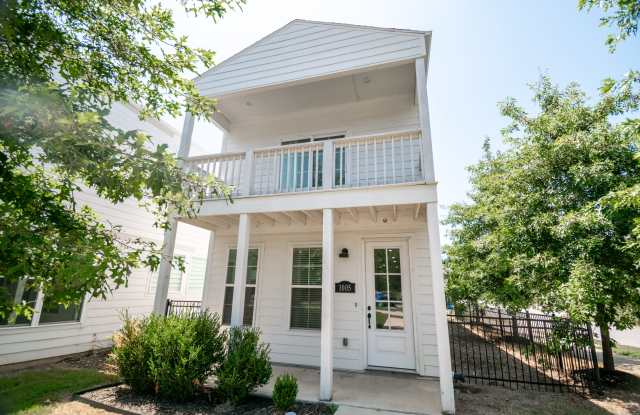 1005 South Hollywood Avenue photos photos