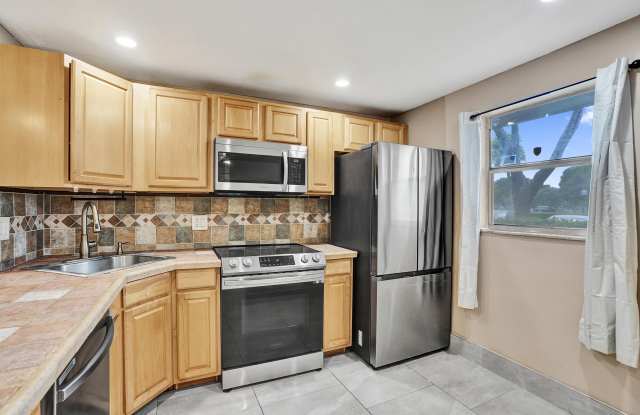 8301 SANDS POINT Boulevard Gallery 4
