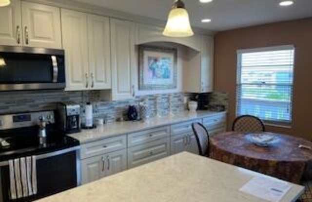 4065 Cornwall D Gallery 2