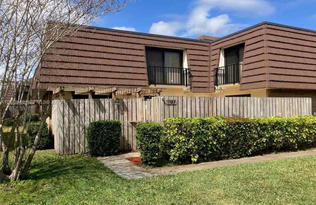 1123 11th Ln photos photos