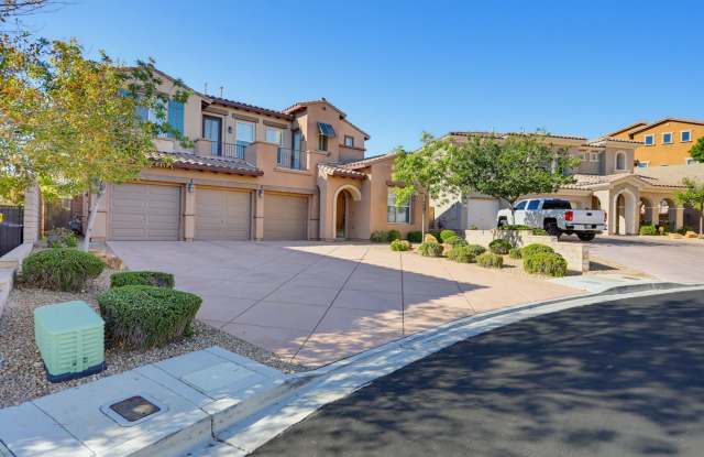 Beautiful Summerlin Paseos Home With 1st Floor Primary Suite Gallery 4