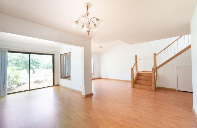 Spacious Townhome in Mililani - Available Now! Gallery 3