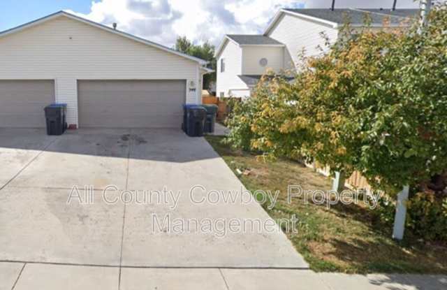 340 Snyder Ave. - 340 Snyder Avenue, Cheyenne, WY 82007