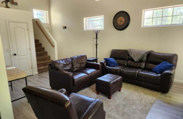 Furnished 3BR Boulder Pointe Townhome | End Unit + AC + Fenced Backyard photos photos Furnished 3BR Boulder Pointe Townhome | End Unit + AC + Fenced Backyard photos photos
