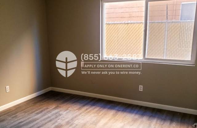 15847 Saticoy Street Unit 5 Gallery 3