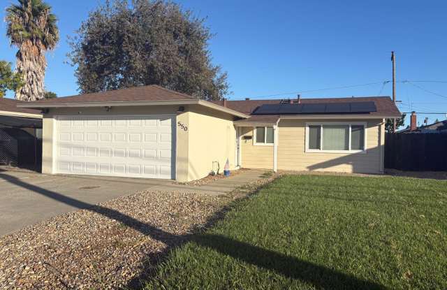 3 Bedroom 2 Bath Home Available Now! - 550 West H Street, Dixon, CA 95620