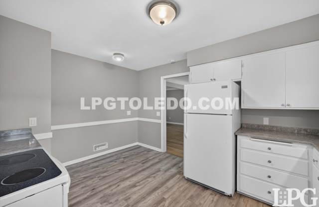 2139 Collinway St.-1. Gallery 4
