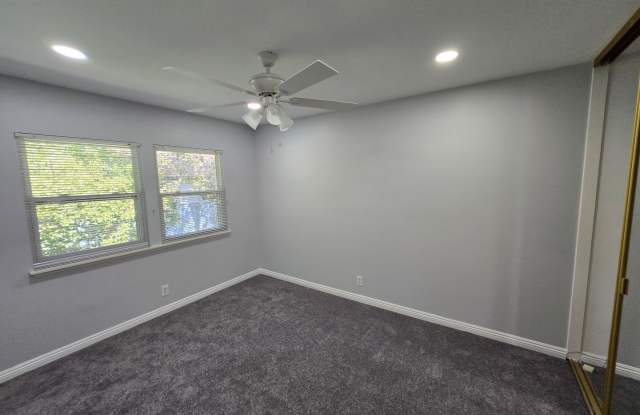 Fairfax/Culver 2-bedroom apartment Cameo Woods Gallery 4