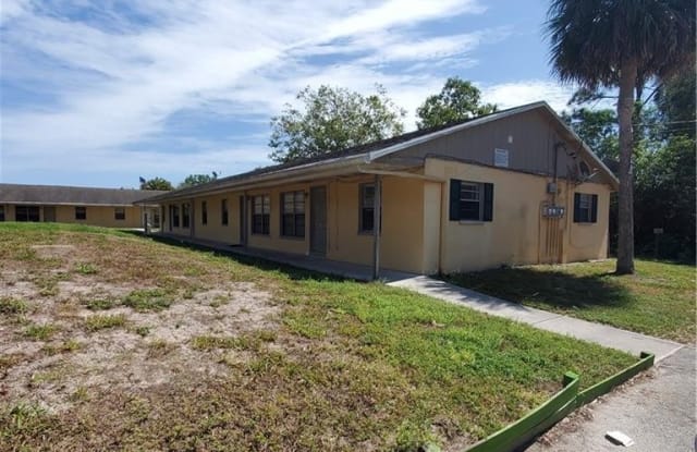 3304 S 7th Street - 3304 South 7th Street, Fort Pierce South, FL 34982