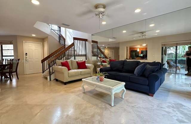 3308 Old Oak Ln photos photos