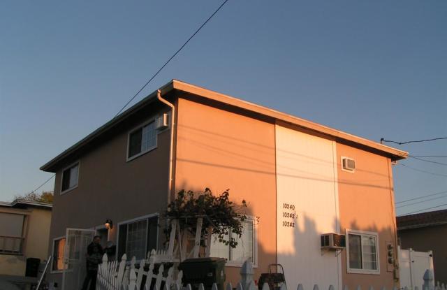 10242 Fernglen Avenue Gallery 3
