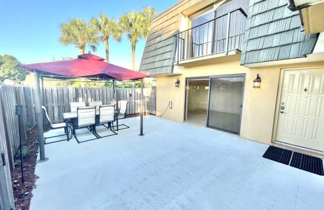 Beautiful Townhome in West Palm Beach! - 2439 24th Way, West Palm Beach, FL 33407